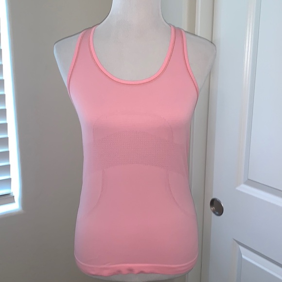 lululemon athletica Tops - LULULEMON SIZE 8 TANK TOP